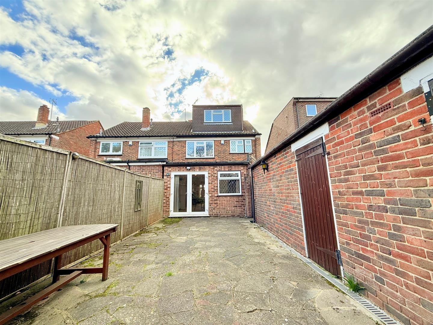 Hawkwood Crescent, London image 20
