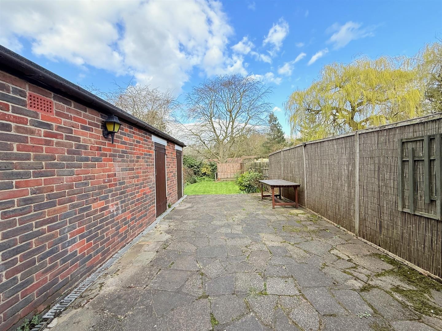 Hawkwood Crescent, London image 21