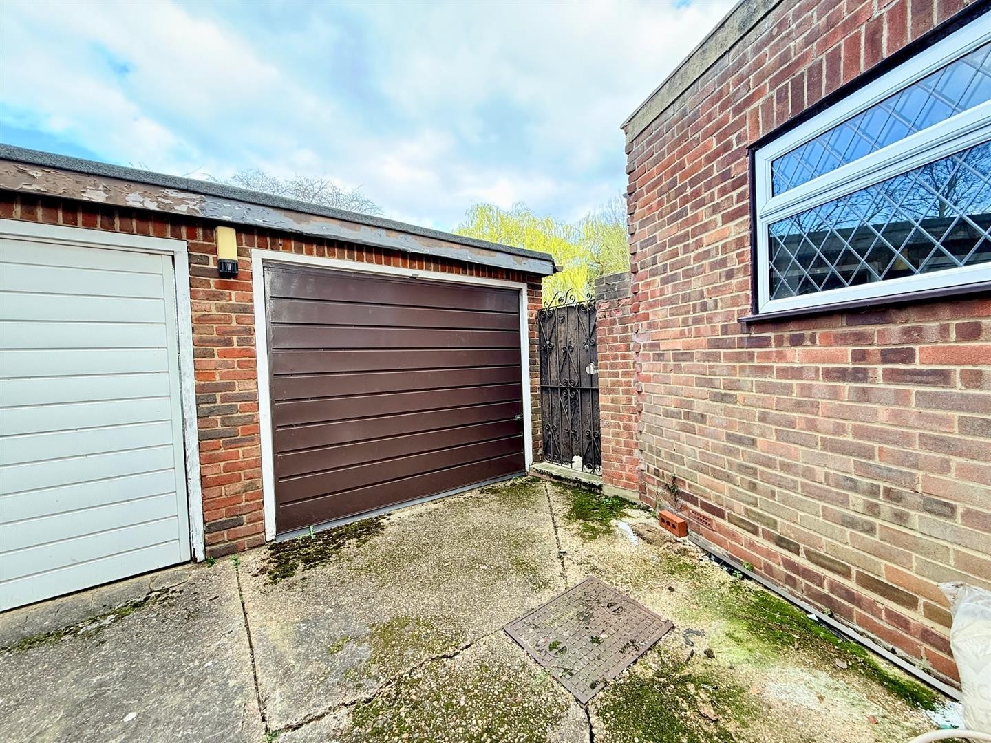 Hawkwood Crescent, London image 23