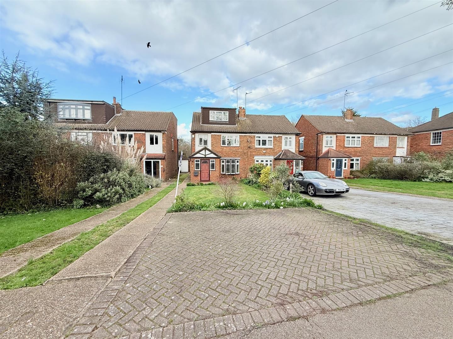 Hawkwood Crescent, London image 24