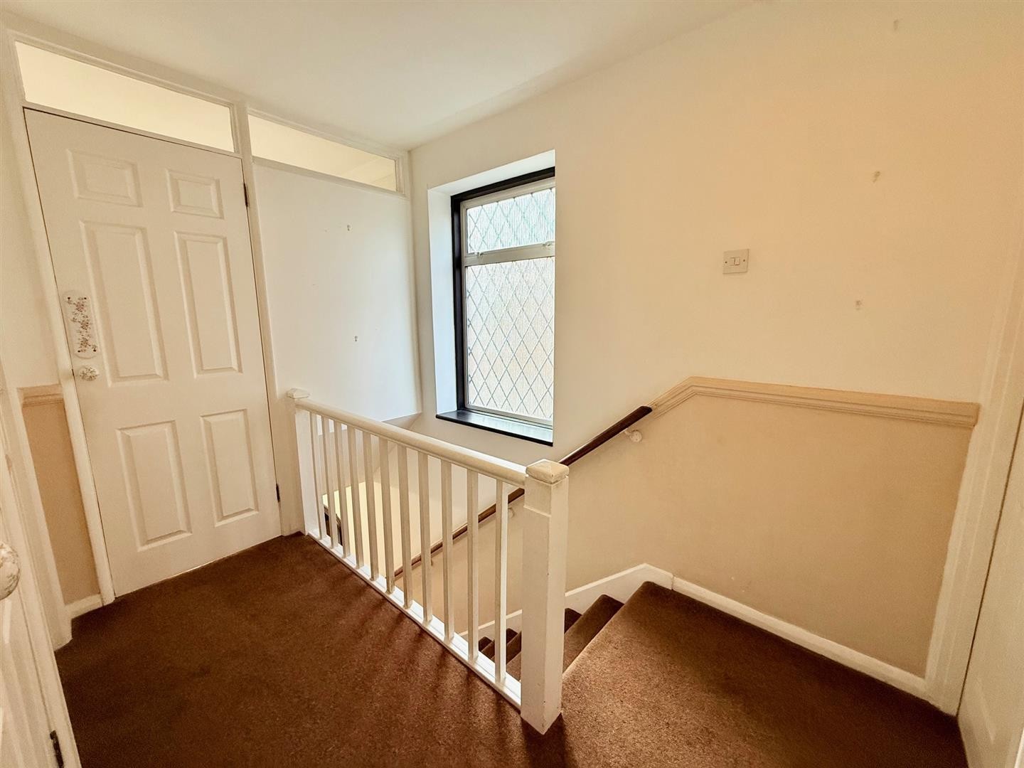 Hawkwood Crescent, London image 9