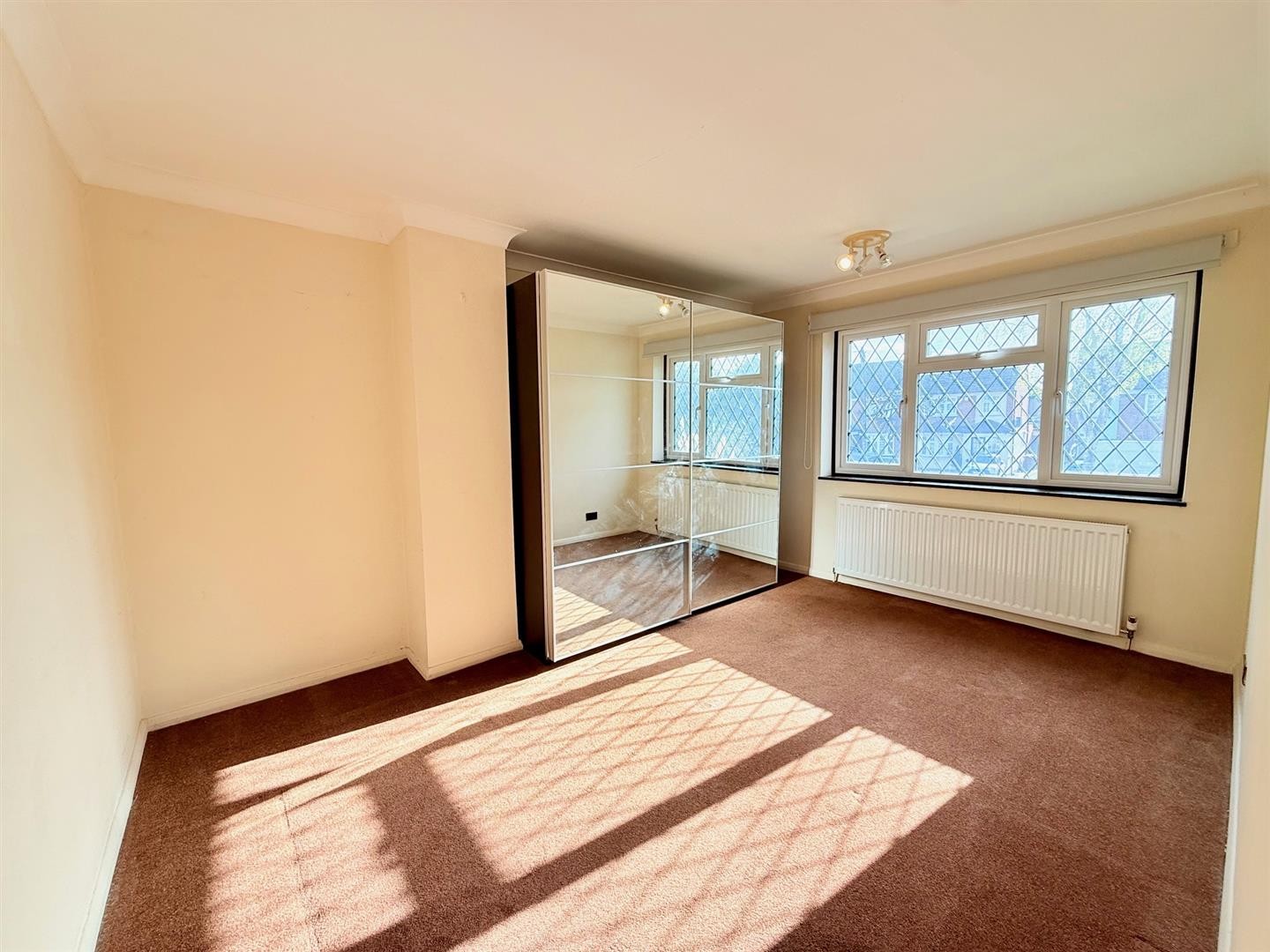Hawkwood Crescent, London image 10