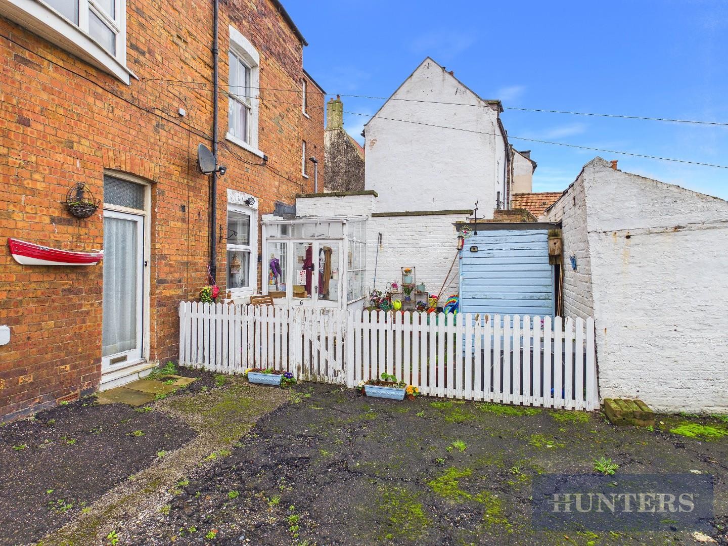 West Sandgate Terrace, Scarborough image 2