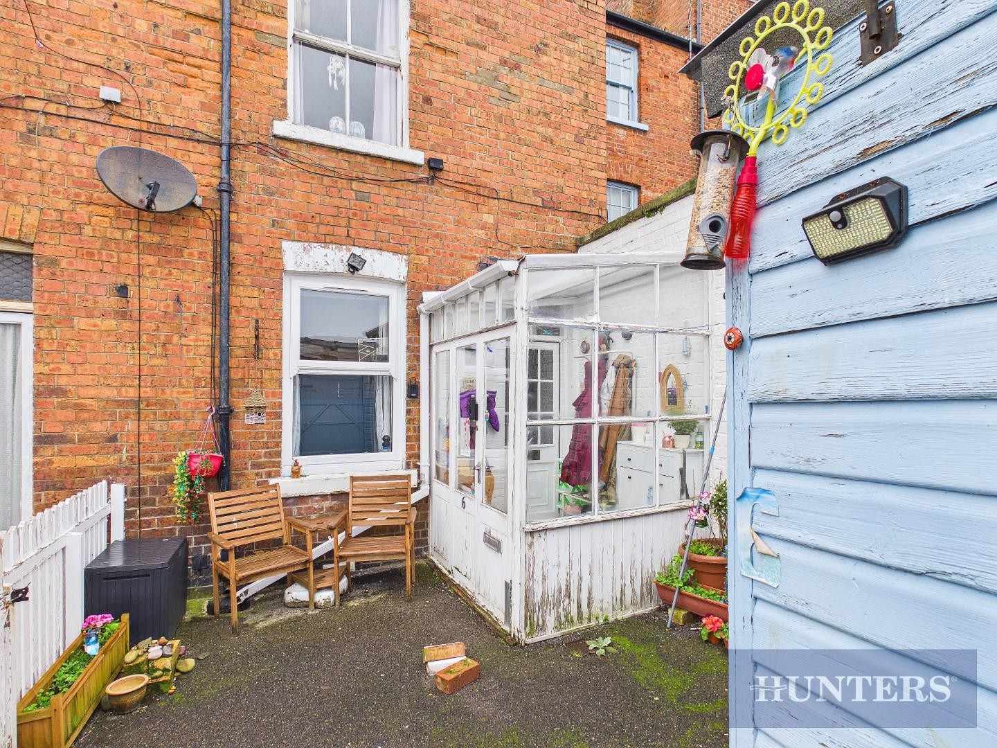 West Sandgate Terrace, Scarborough image 18