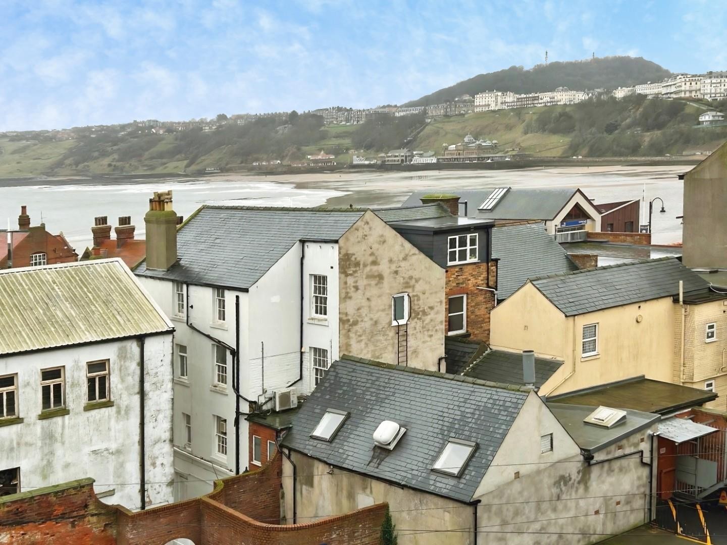 West Sandgate Terrace, Scarborough image 3