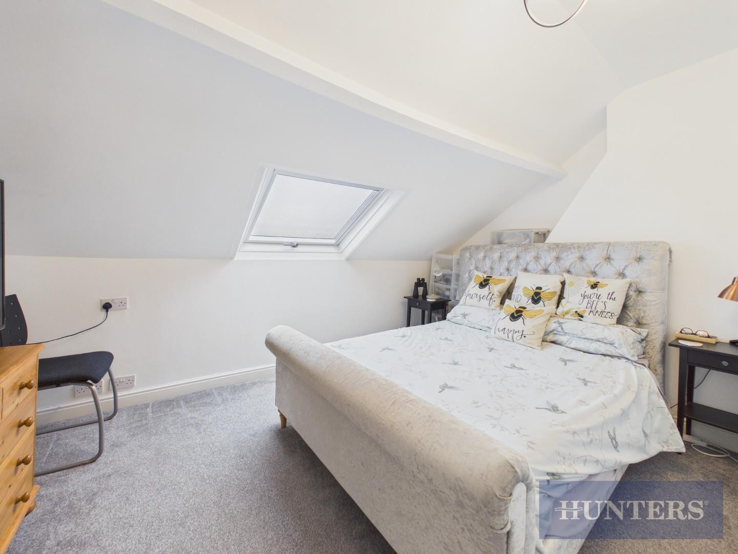 West Sandgate Terrace, Scarborough image 9