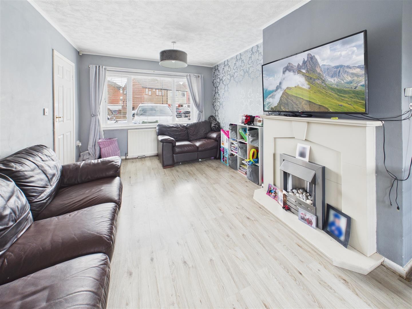 Angela Avenue, Potters Green, Coventry image 4