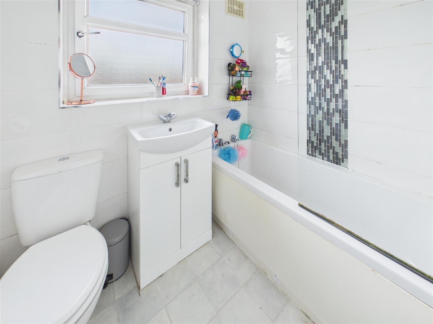 Angela Avenue, Potters Green, Coventry image 10