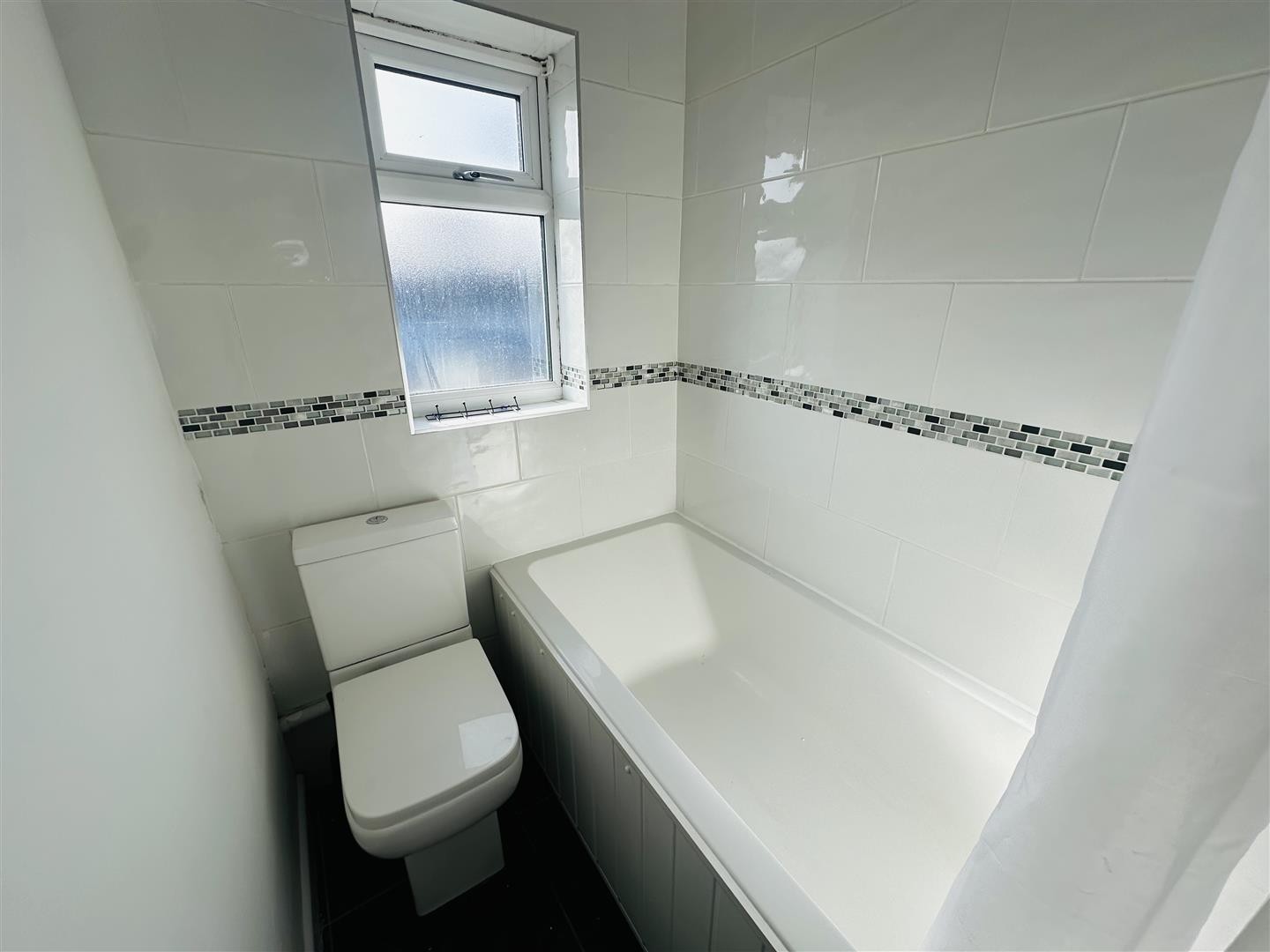 Albany Road, Earlsdon, Coventry * STUNNING APARTMENT * image 5