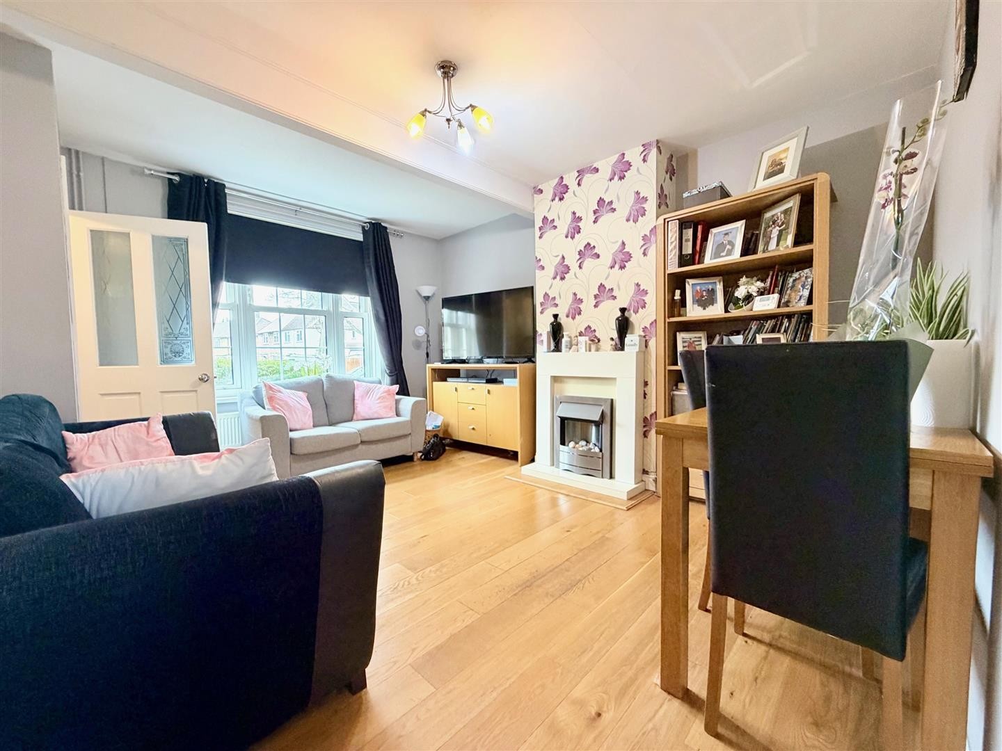 Manor Farm Drive, London image 3