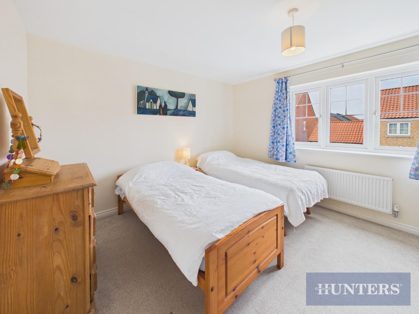 Bramble Way, Scarborough image 8