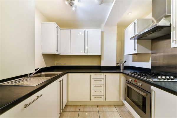Walton Road, WEST MOLESEY, Surrey image 2