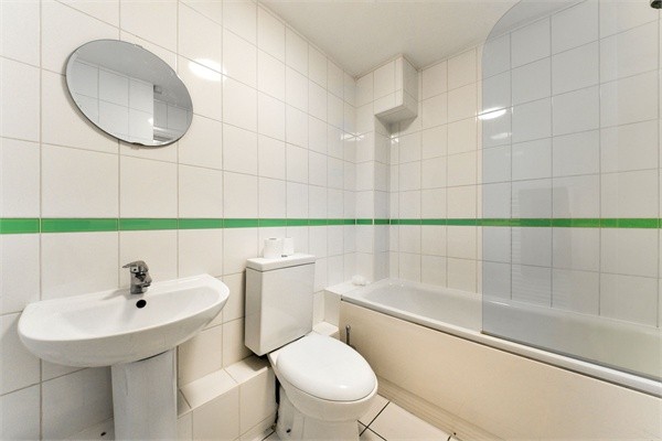 Walton Road, WEST MOLESEY, Surrey image 4