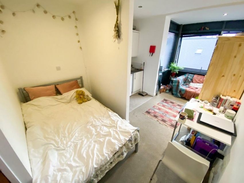 Studio 7 Filey Lane, Broomhall image 1