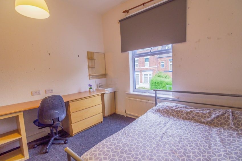 81b Holberry Gardens, Broomhall image 11