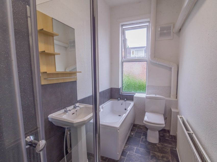 81b Holberry Gardens, Broomhall image 13