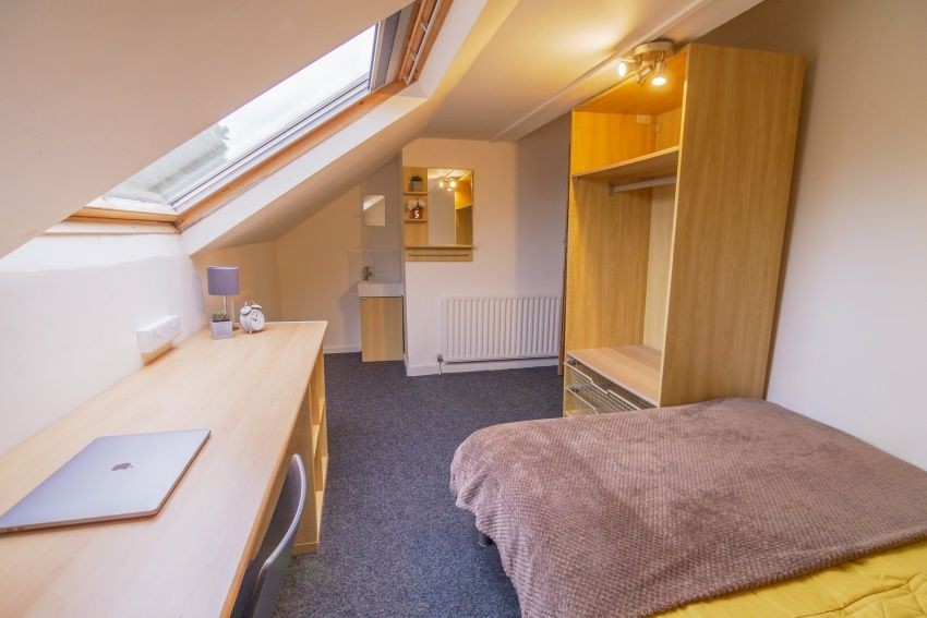 81b Holberry Gardens, Broomhall image 16