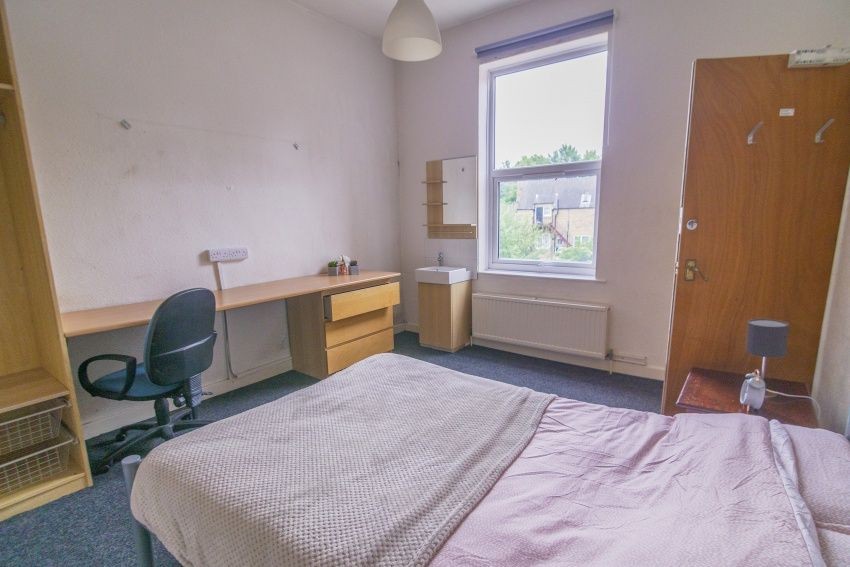 81b Holberry Gardens, Broomhall image 6