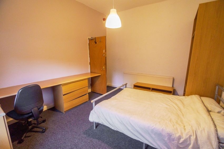 81b Holberry Gardens, Broomhall image 7