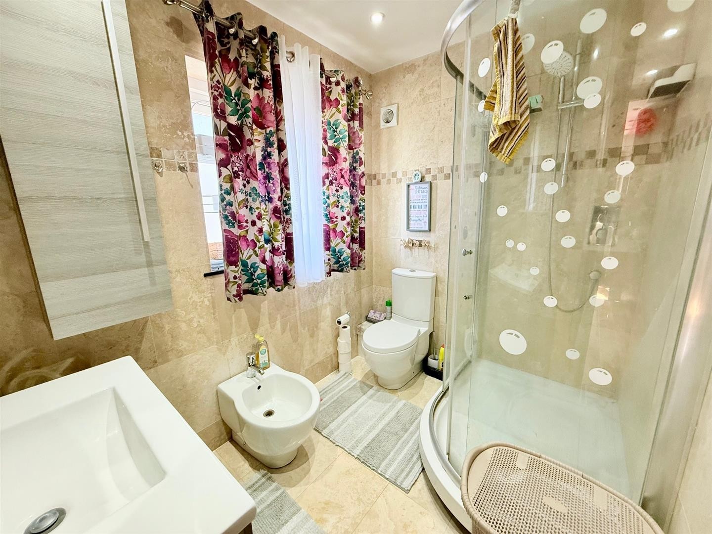 Ropers Avenue, London image 11