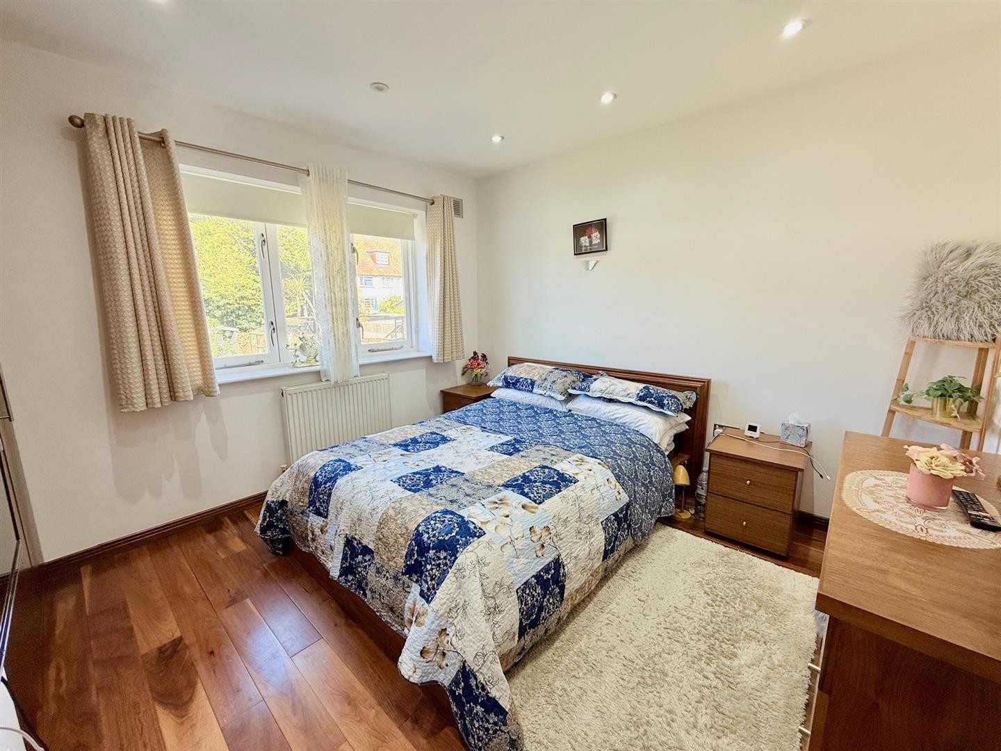Ropers Avenue, London image 9