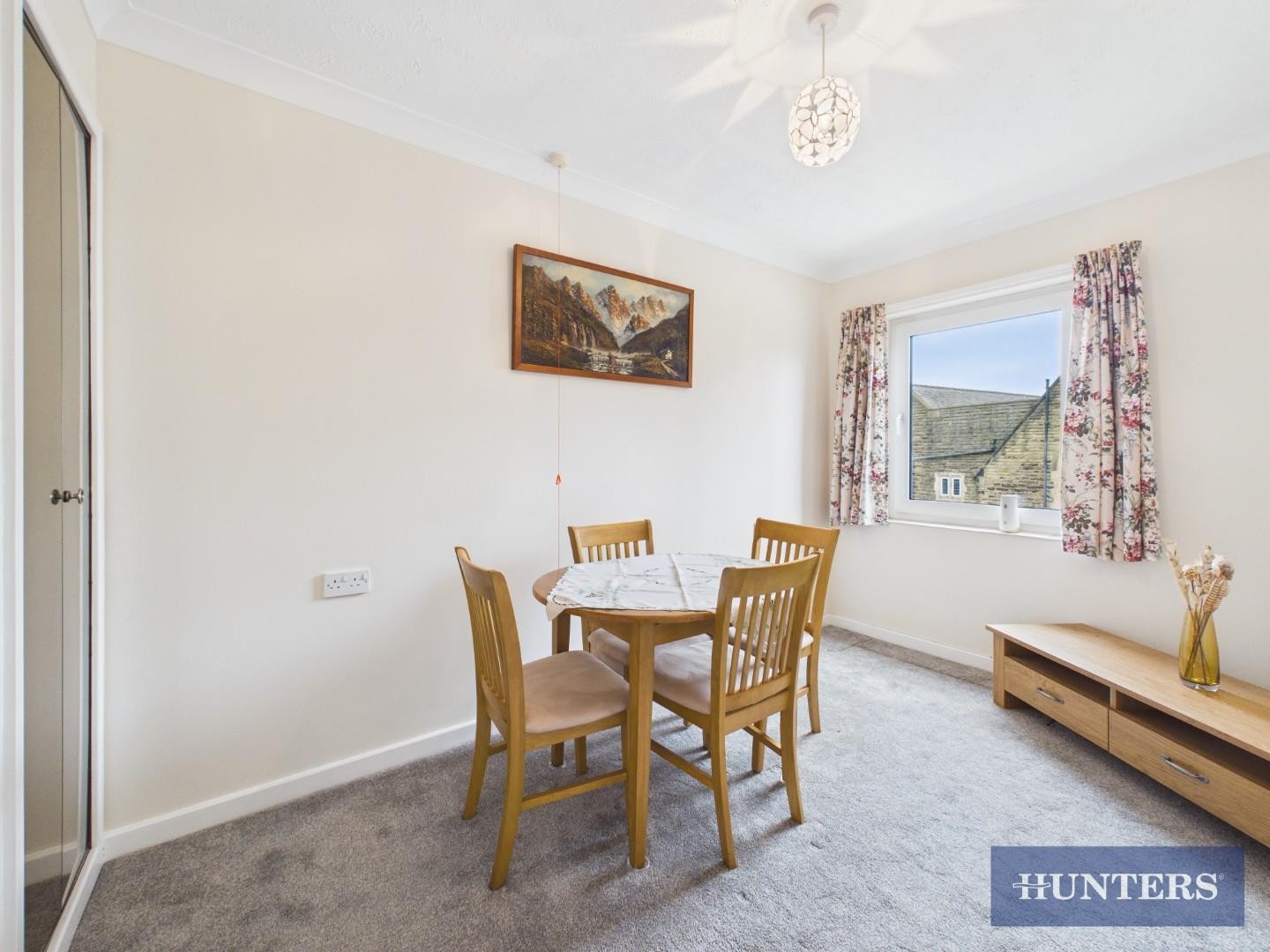 Chapel Court, West Avenue, Filey image 4