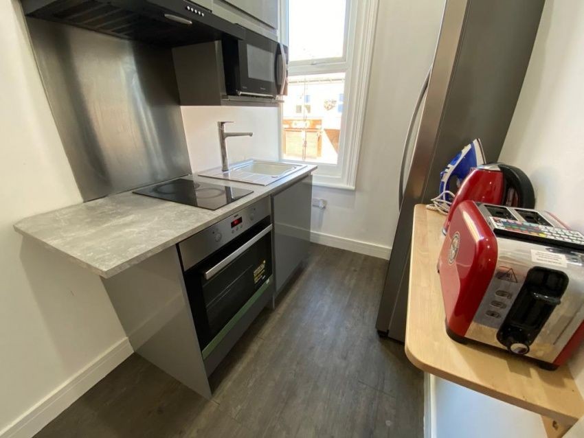 Flat 2 313a Ecclesall Road, Ecclesall image 4