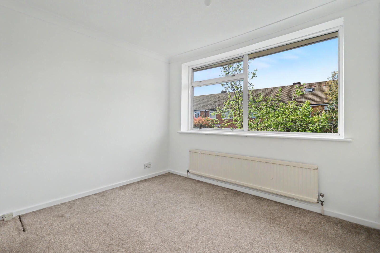 Montague Close, WALTON-ON-THAMES, Surrey image 11