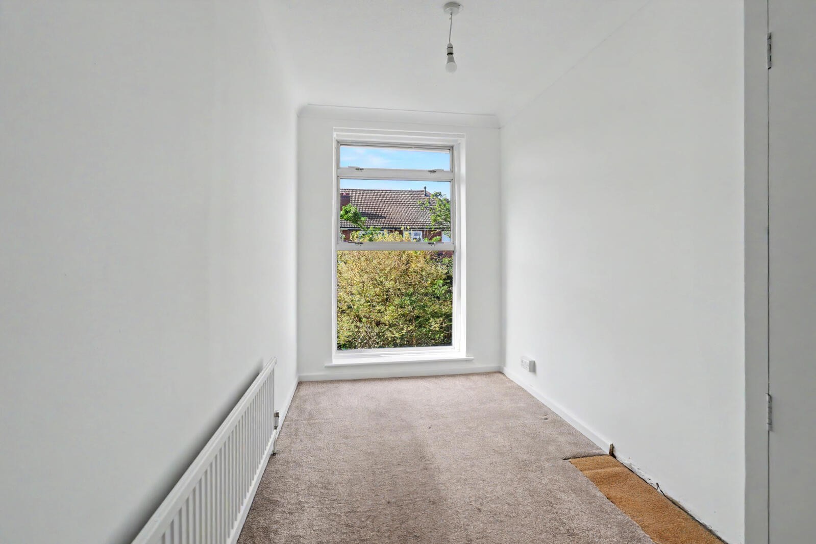 Montague Close, WALTON-ON-THAMES, Surrey image 12