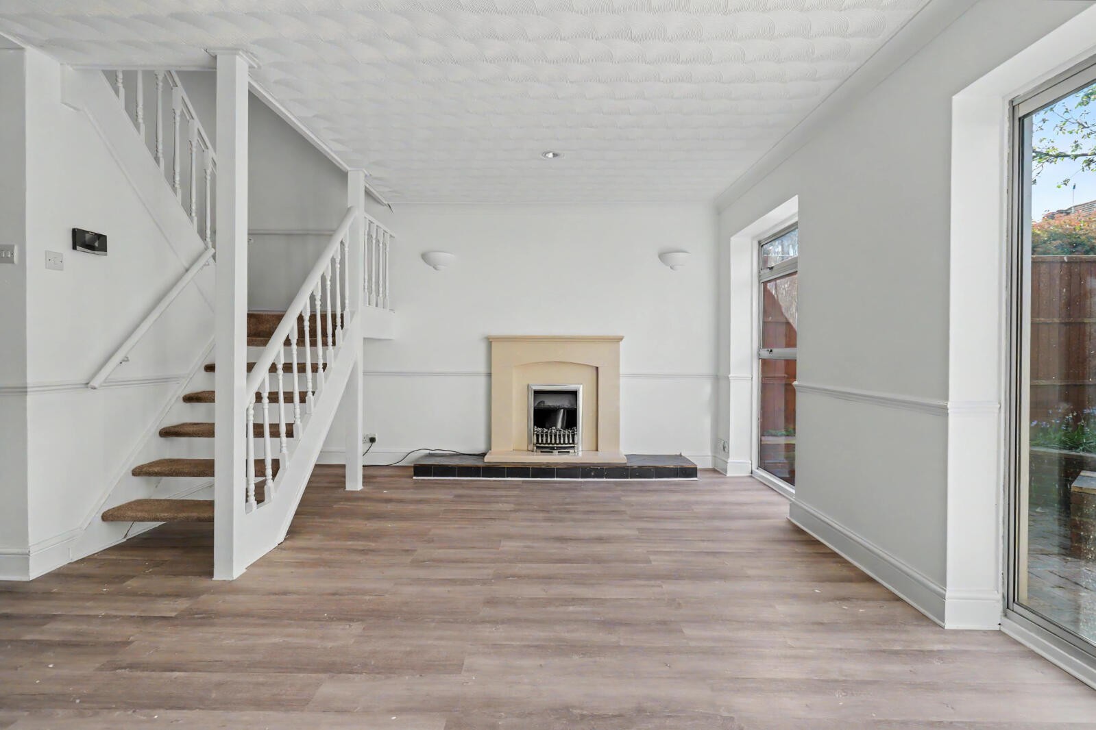 Montague Close, WALTON-ON-THAMES, Surrey image 4