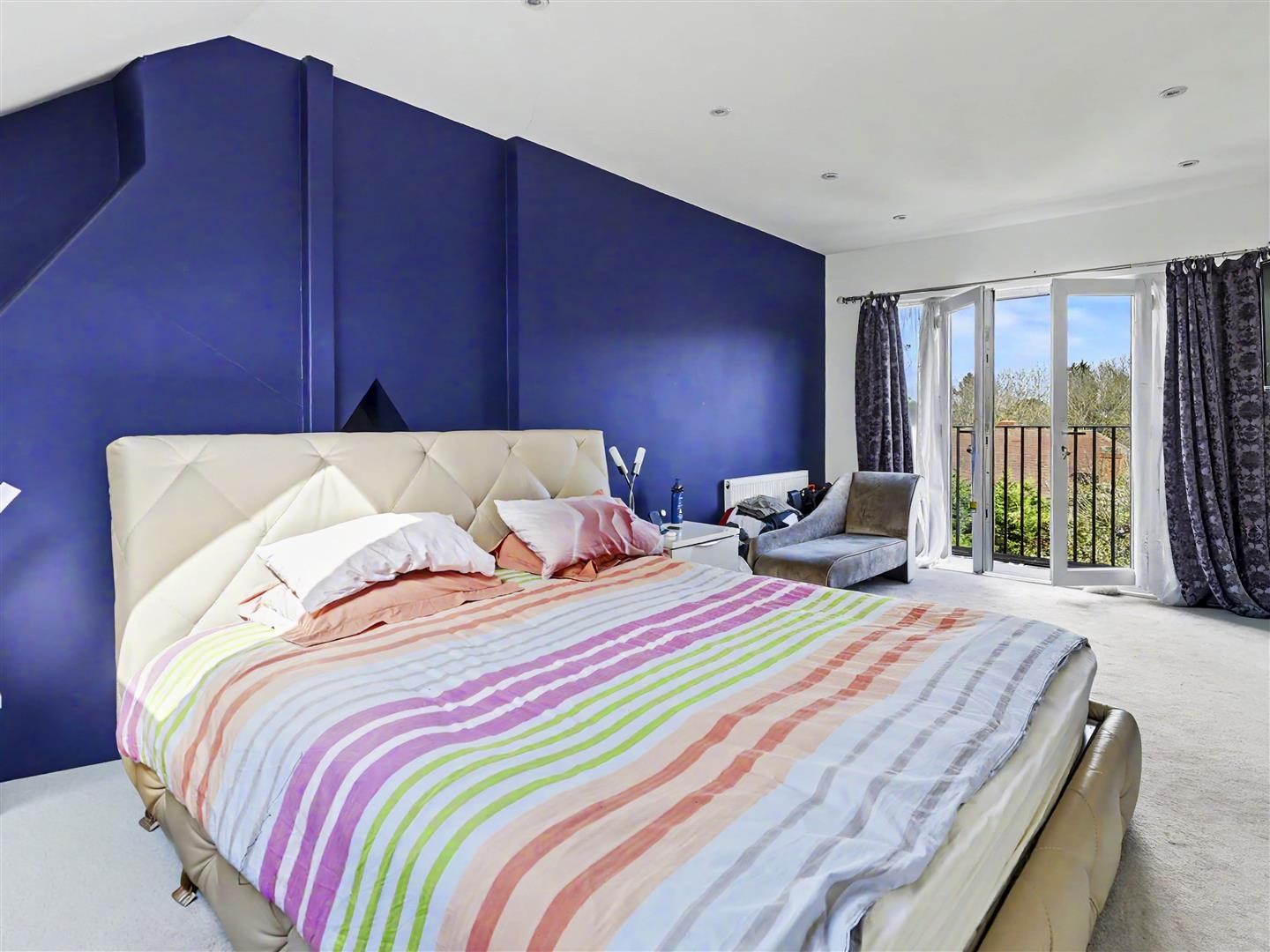 Hawkwood Crescent, Chingford image 12
