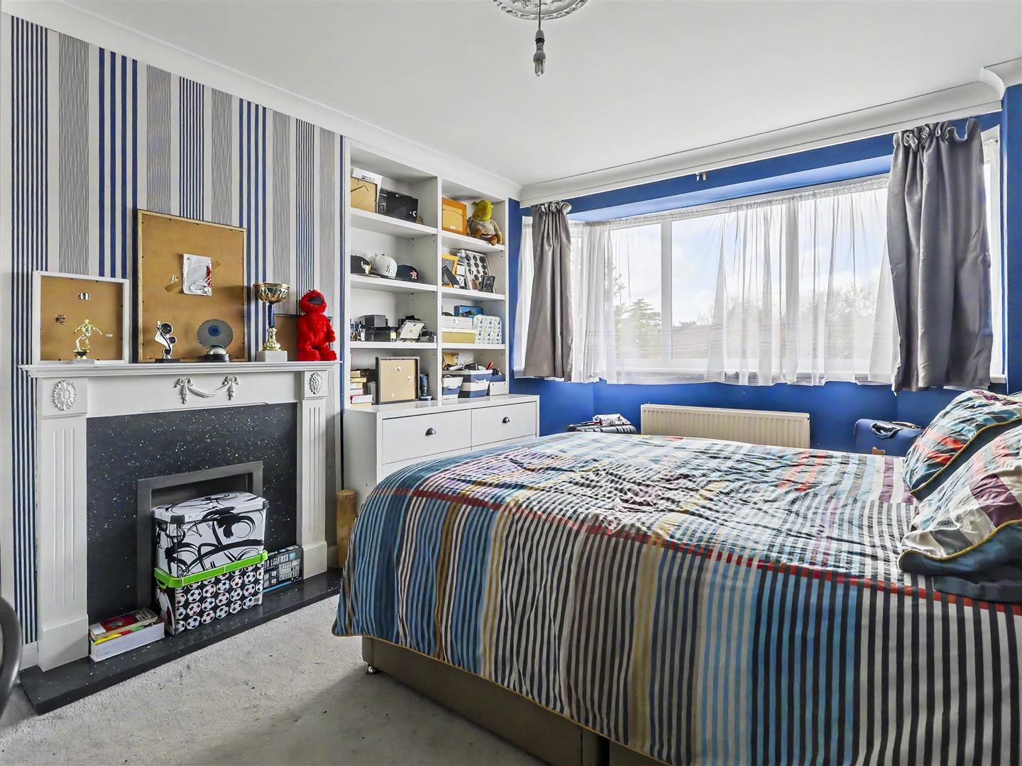 Hawkwood Crescent, Chingford image 13