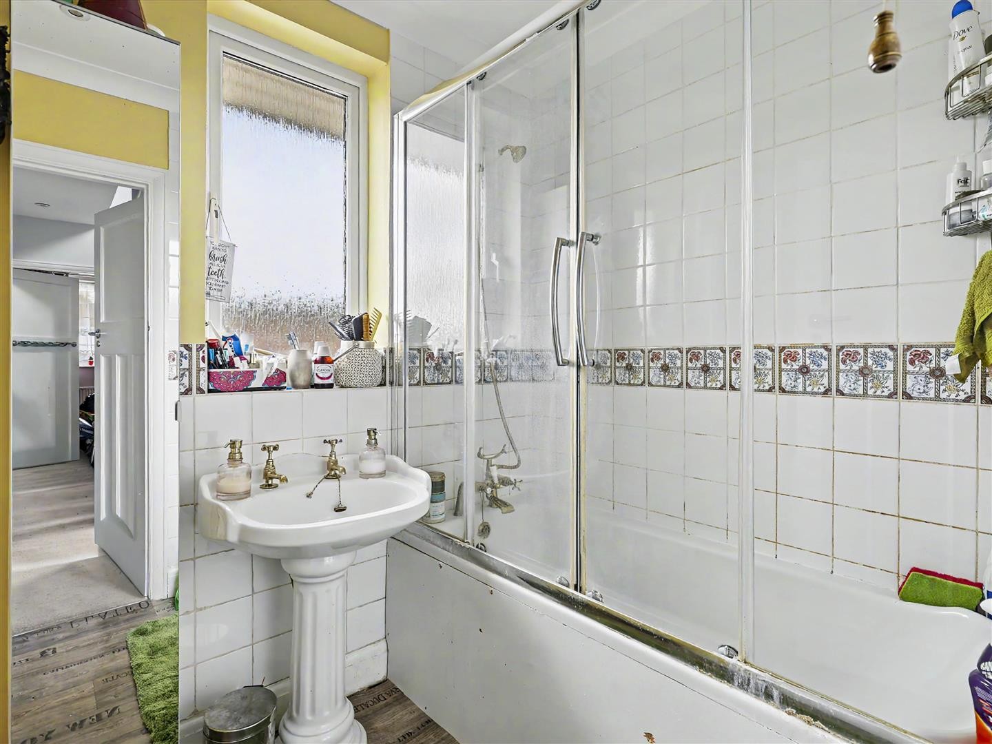 Hawkwood Crescent, Chingford image 16