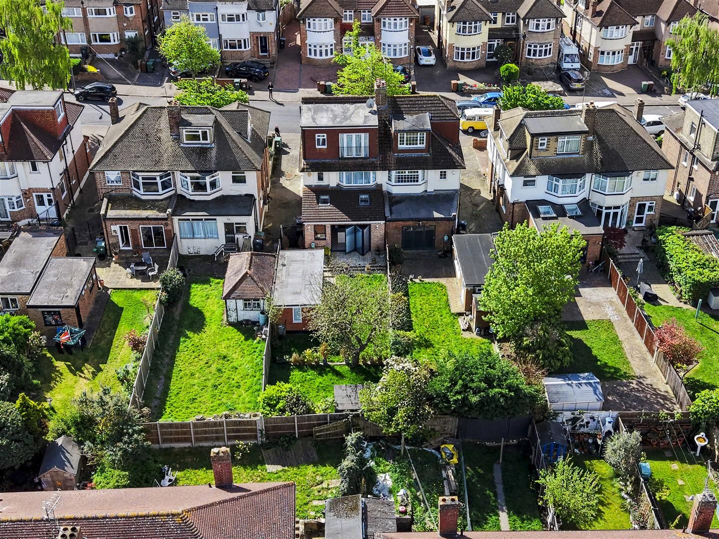Hawkwood Crescent, Chingford image 19