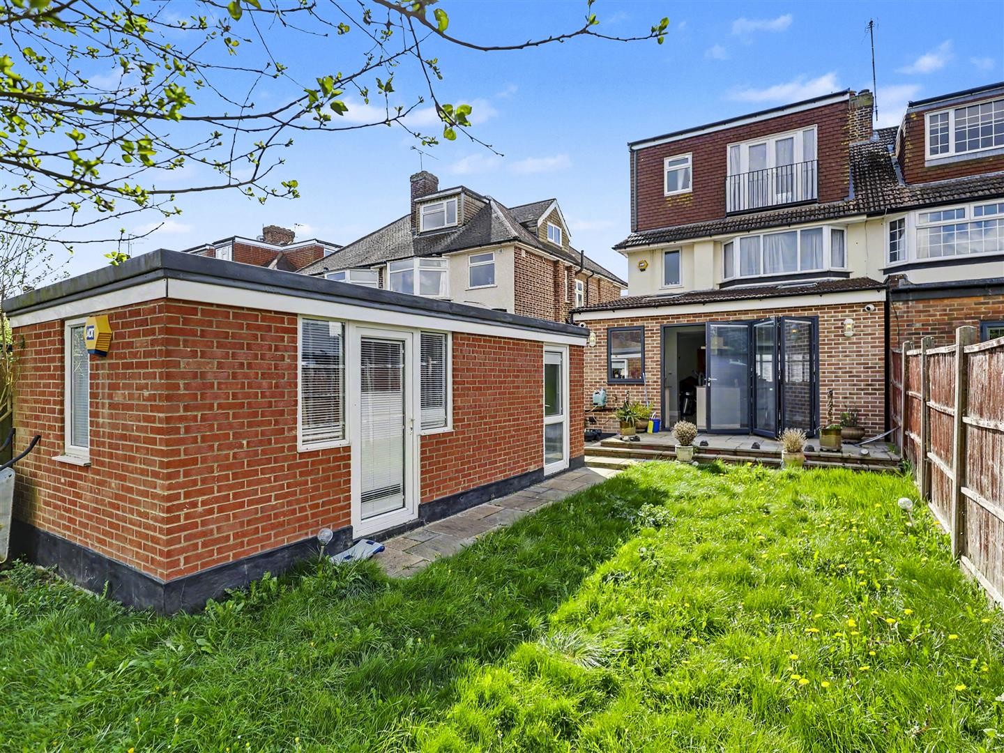 Hawkwood Crescent, Chingford image 20