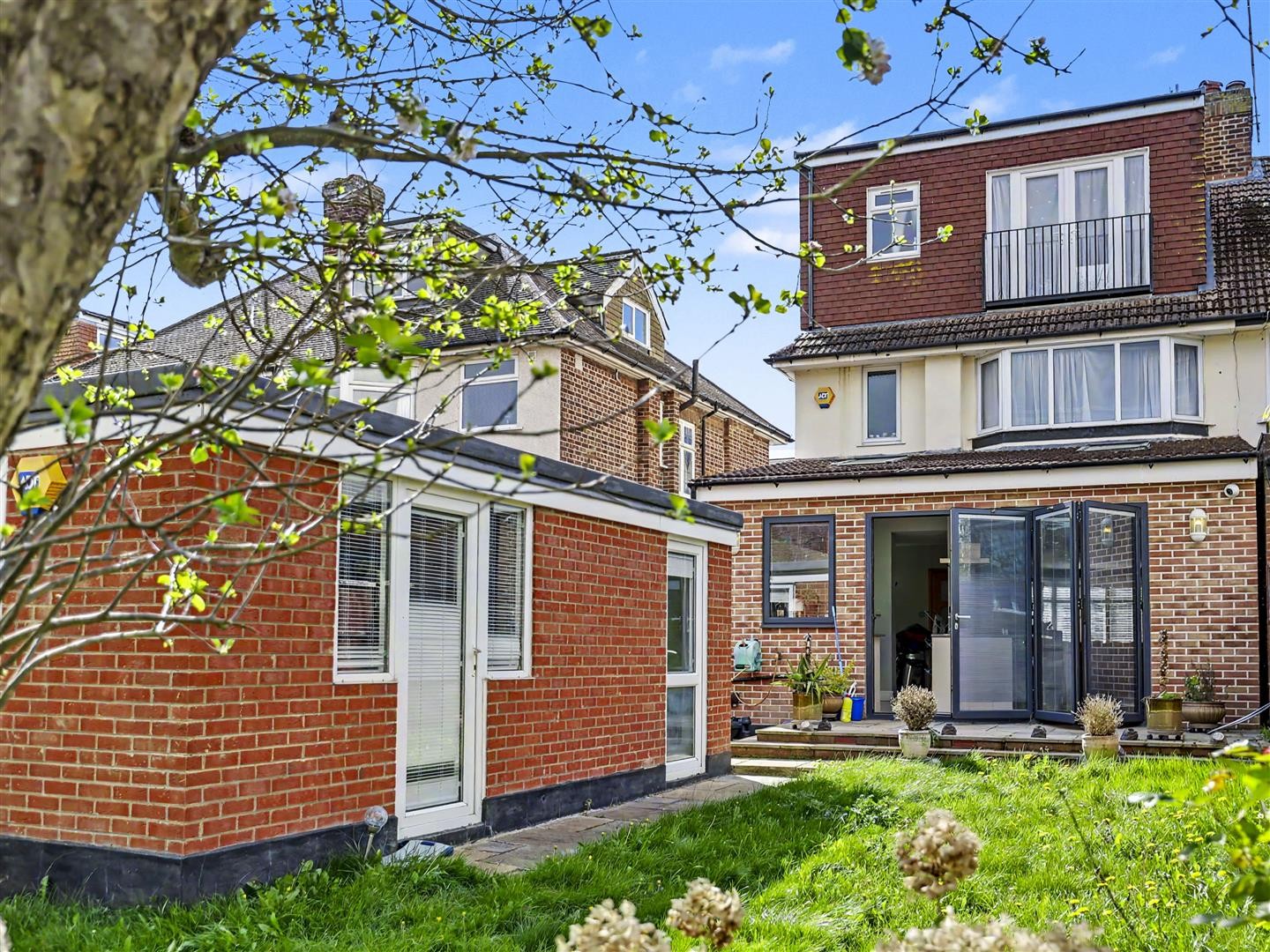 Hawkwood Crescent, Chingford image 25