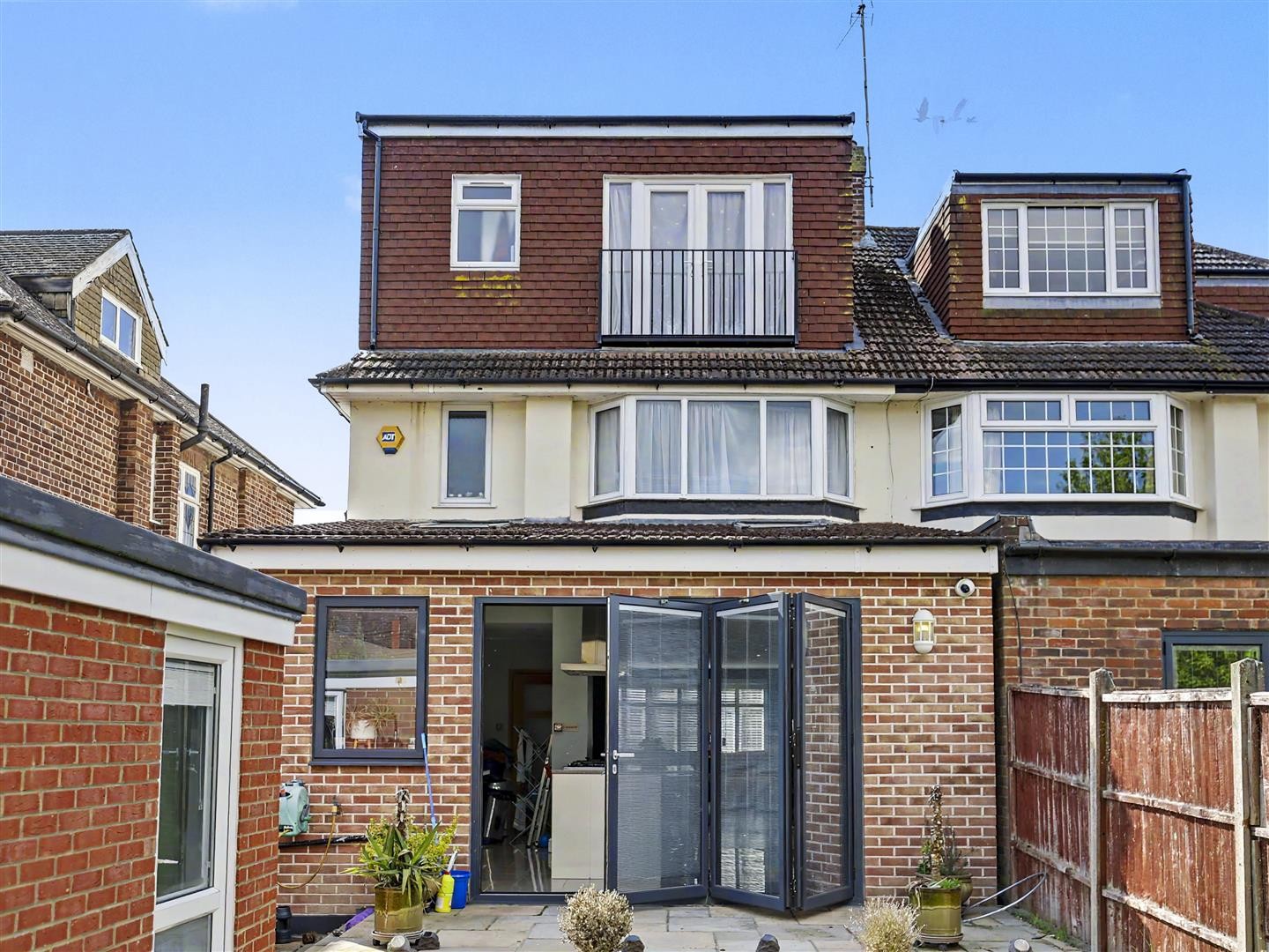 Hawkwood Crescent, Chingford image 28
