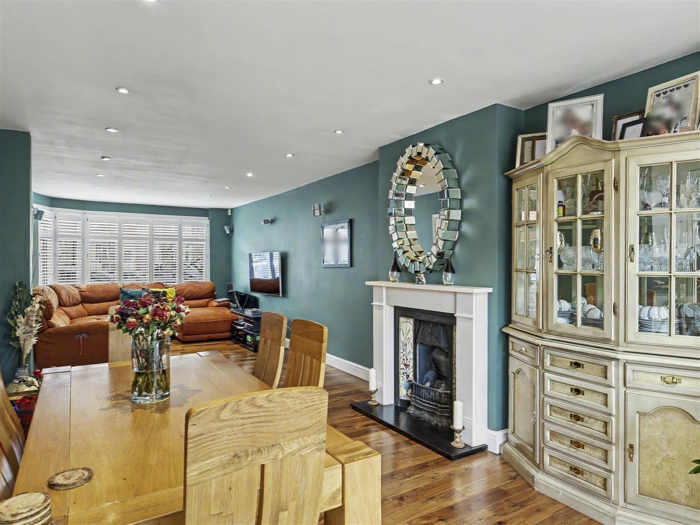 Hawkwood Crescent, Chingford image 4