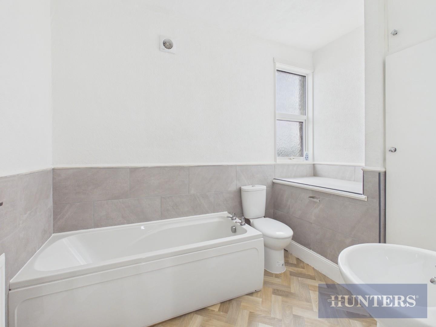 Dean Road, Scarborough image 8