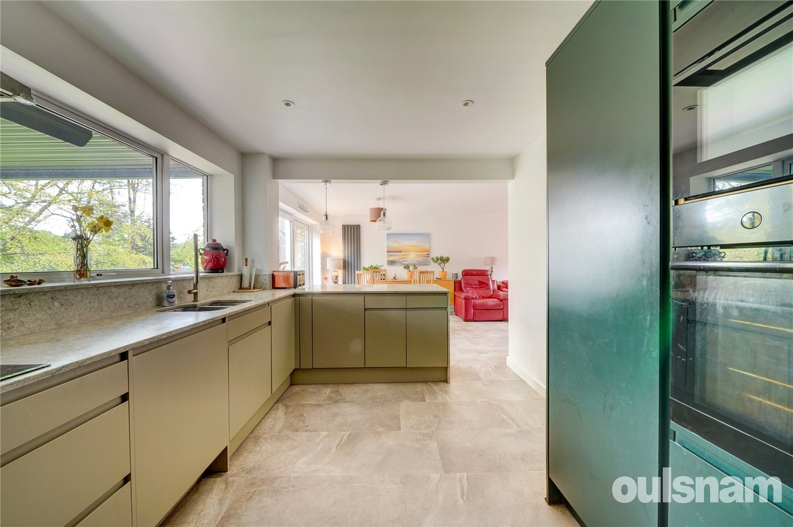 Manor Close, Droitwich, Worcestershire image 9