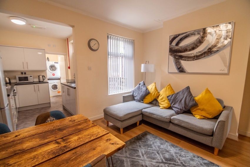 219 Sharrowvale Road, Ecclesall image 1