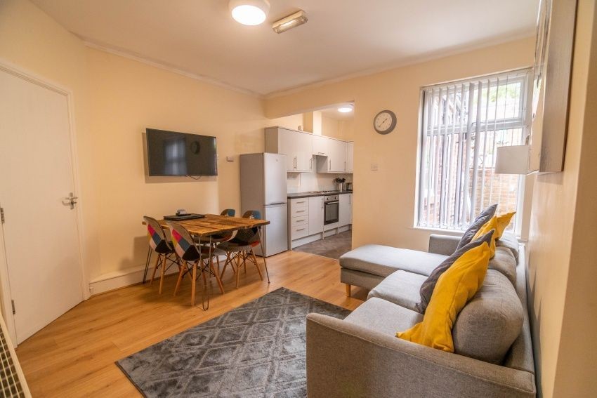 219 Sharrowvale Road, Ecclesall image 2