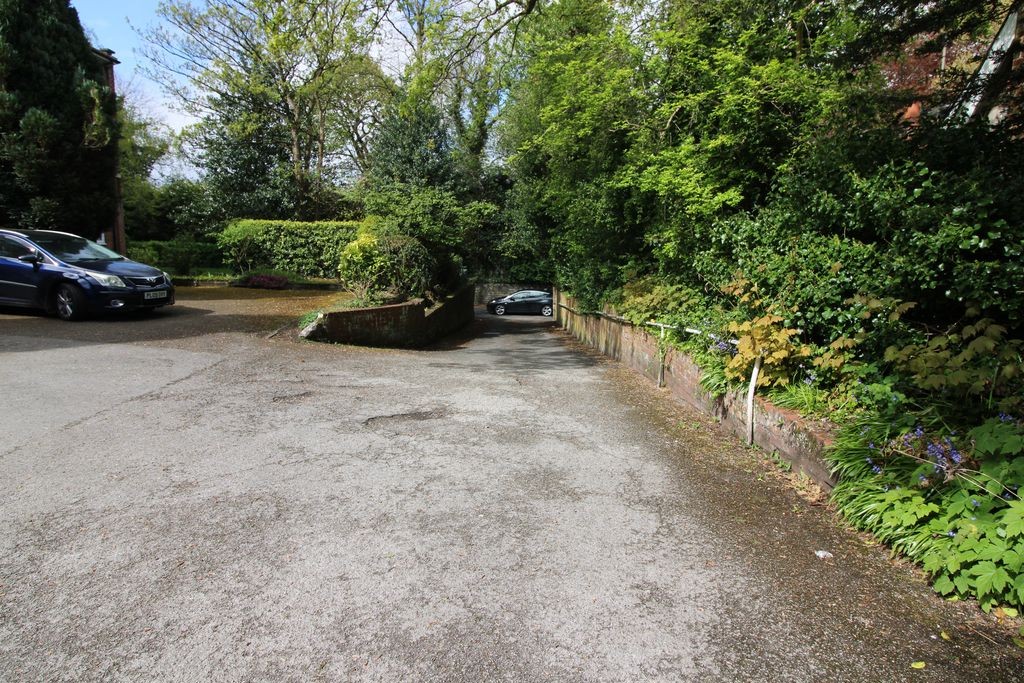 Grosvenor Court, Broughton Park, Salford image 19