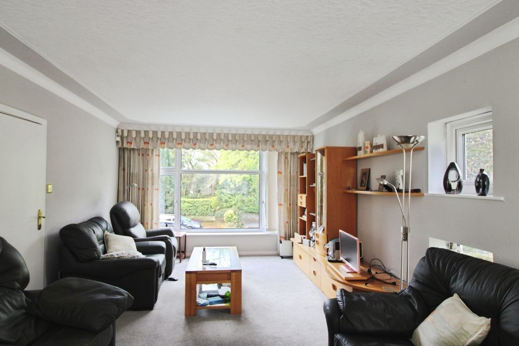 Grosvenor Court, Broughton Park, Salford image 5