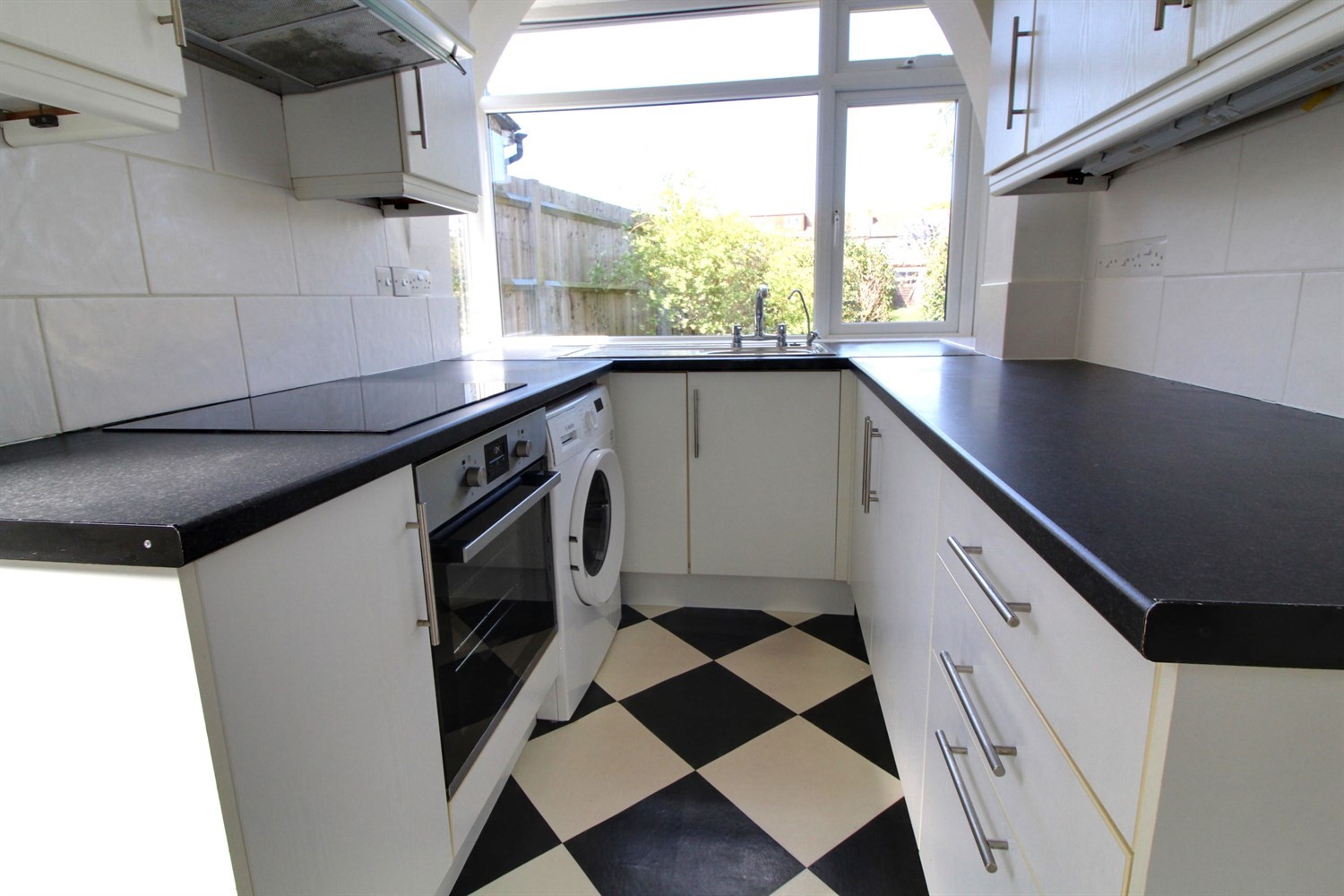 Eastbury Avenue image 3