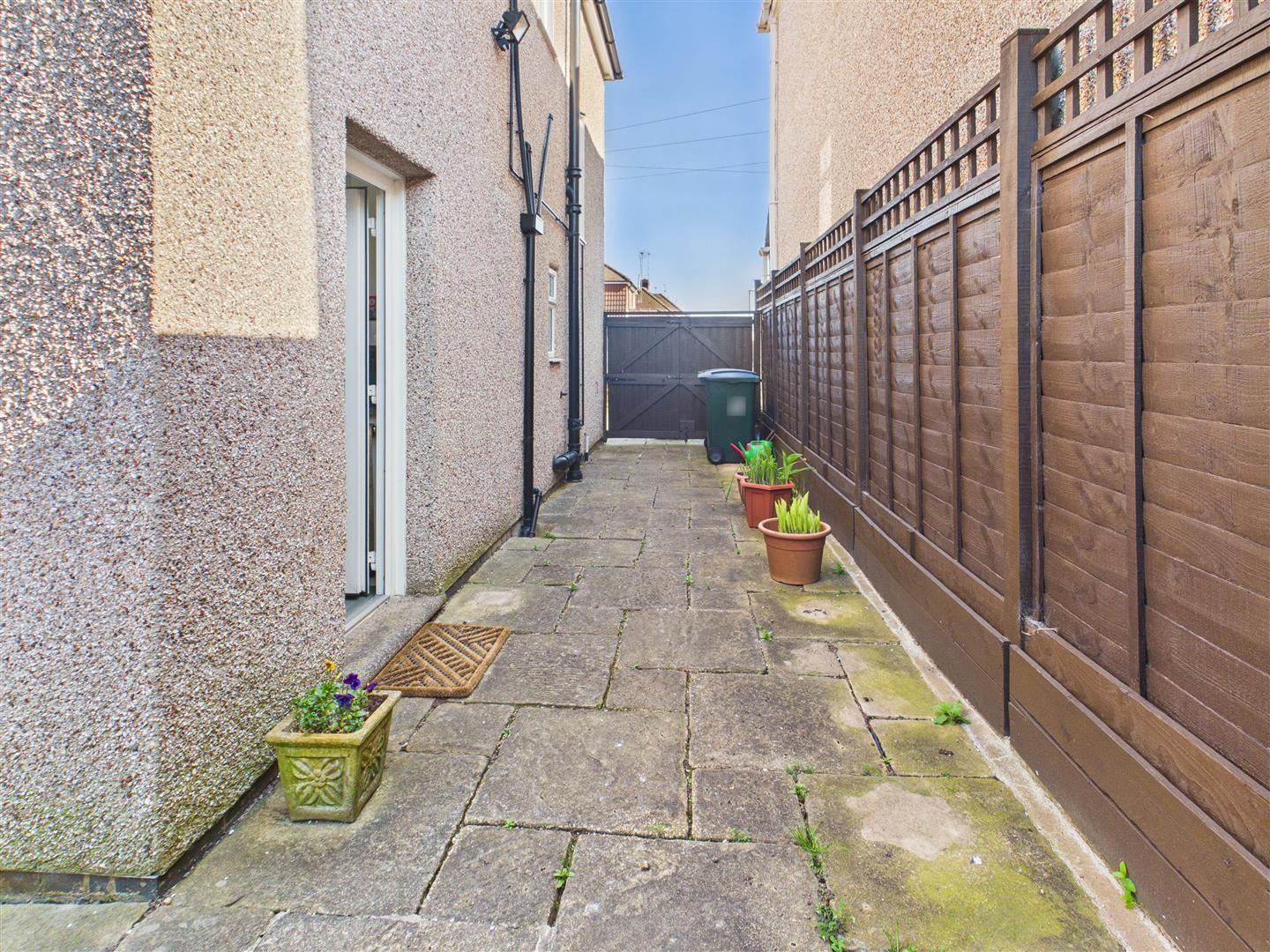 Watercall Avenue, Stivichall, COVENTRY * VACANT & NO UPWARD CHAIN * image 24