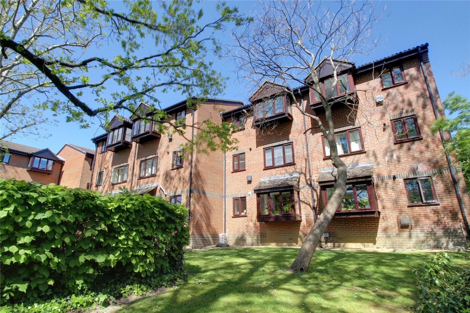 Gladbeck Way, Enfield, Middlesex image 1