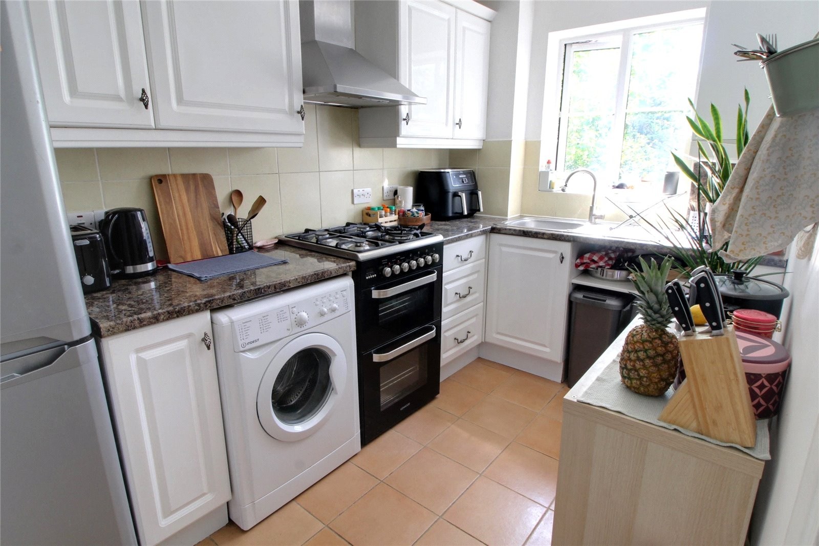 Gladbeck Way, Enfield, Middlesex image 5