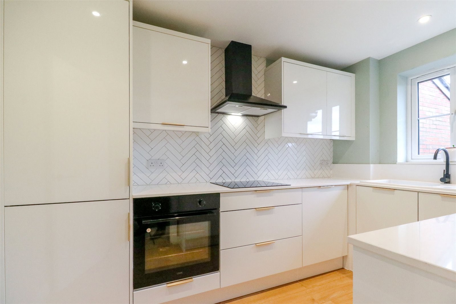 Gladbeck Way, Enfield, Middlesex image 5