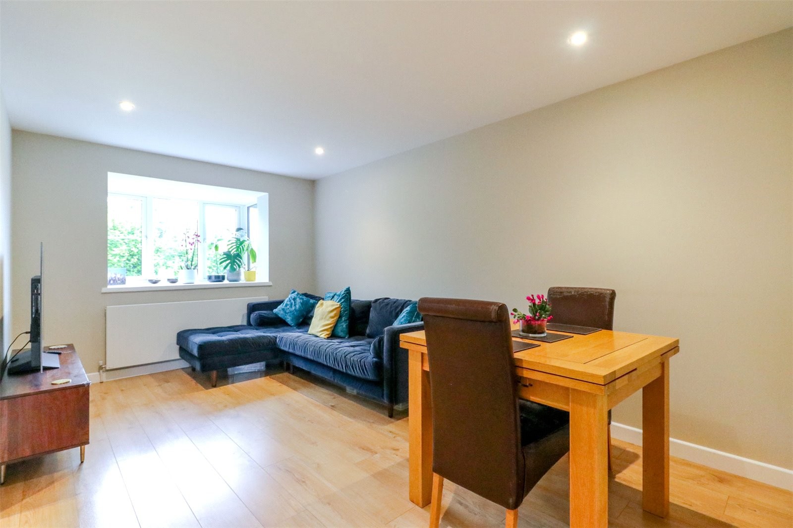 Gladbeck Way, Enfield, Middlesex image 7